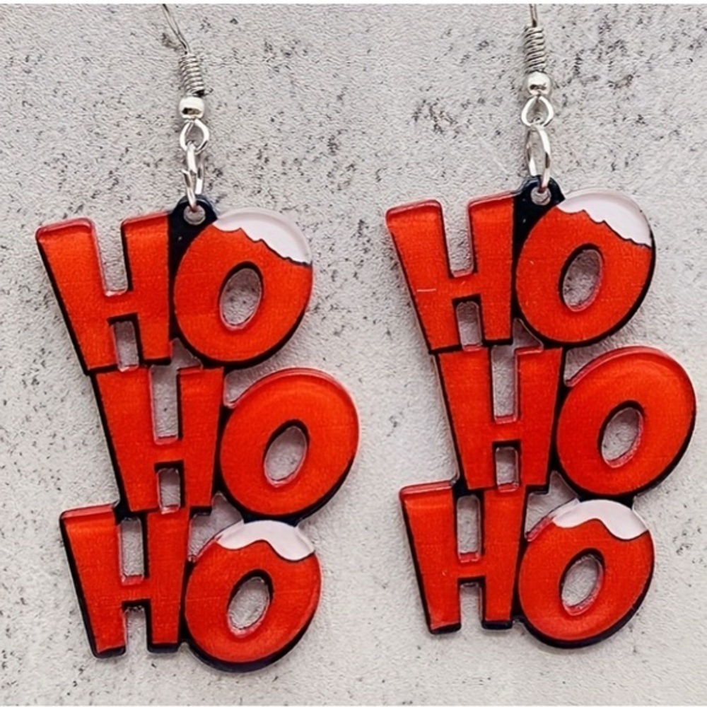 NWT - Red & White “Ho Ho Ho” acrylic dangle Christmas earrings set